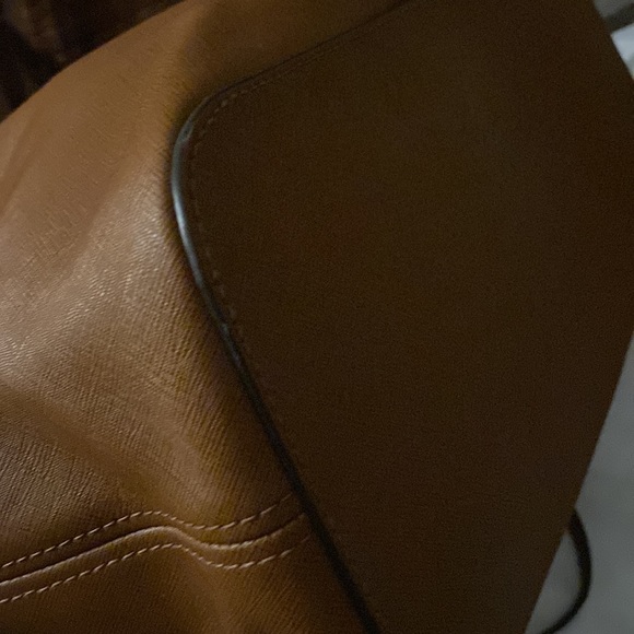 Michael Kors Jet Set Saffiano Leather ZipTop Tote - Tan, Goldtone hardware EUC - Picture 4 of 12